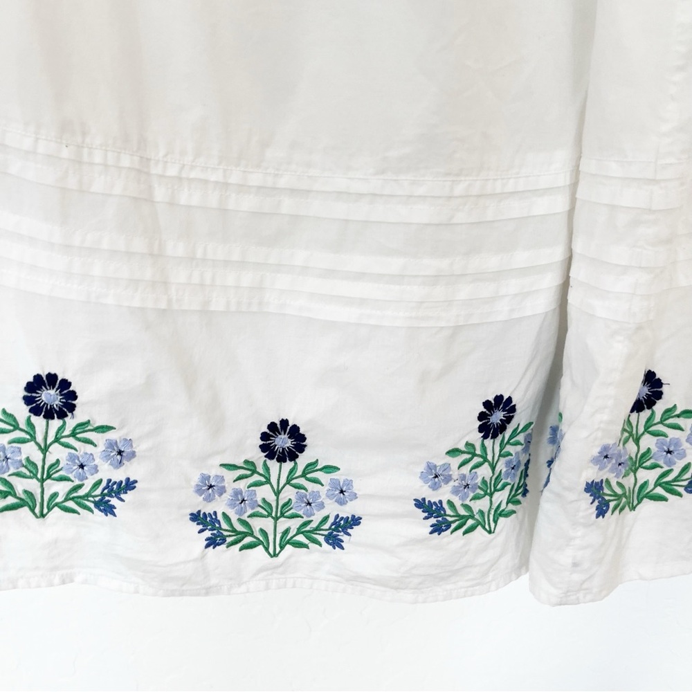 Draper James Embroidered White dress with blue floral Pattern Size Medium - Picture 7 of 14